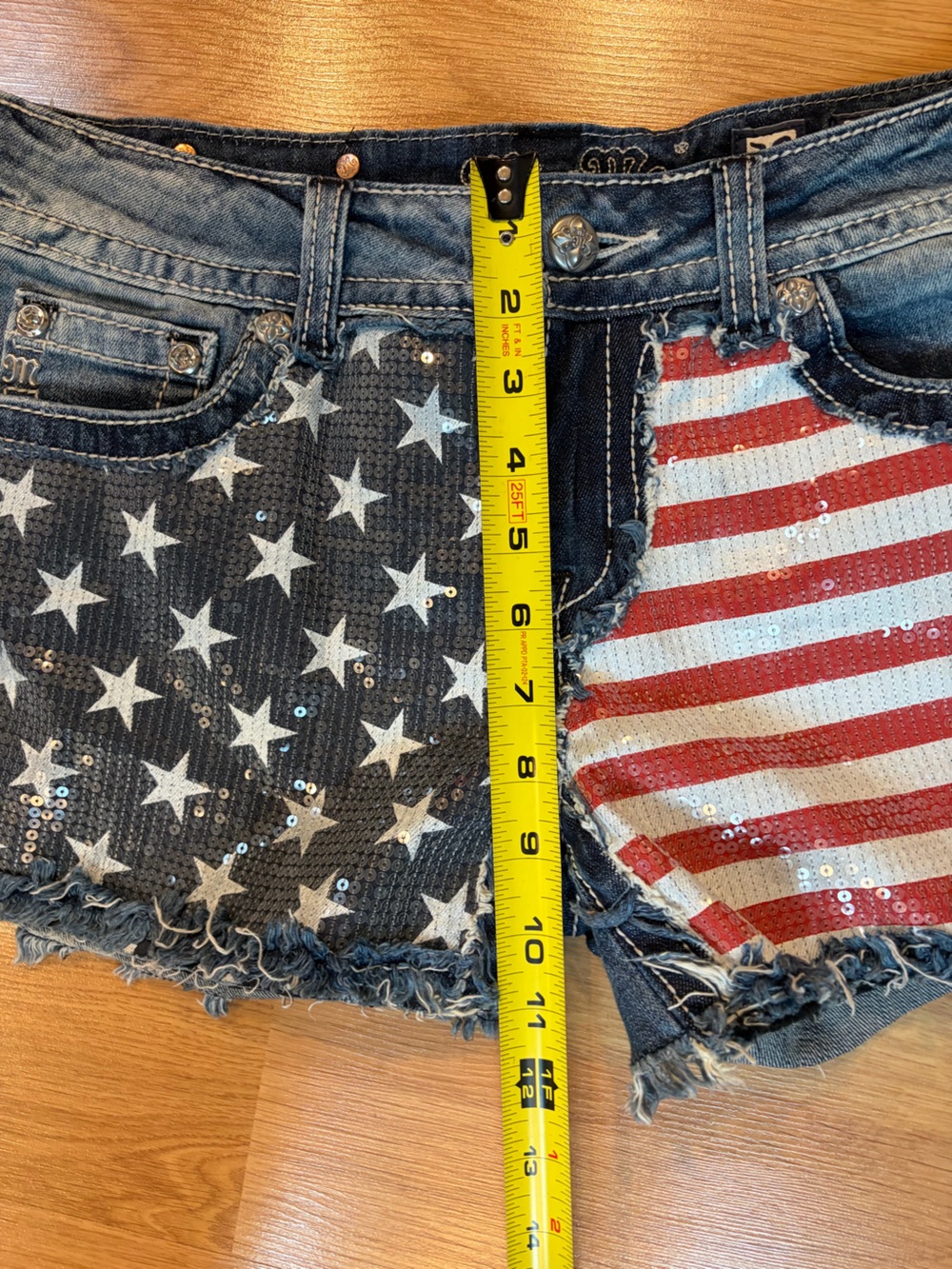 Miss Me Patriotic Sequined Flag Front Denim Frayed Shorts Size 30 JP6178H2 - Picture 7 of 13